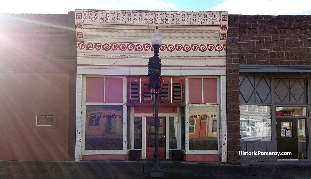 Photo of W.F. Cluster Building, Pomeroy, Spring 2021